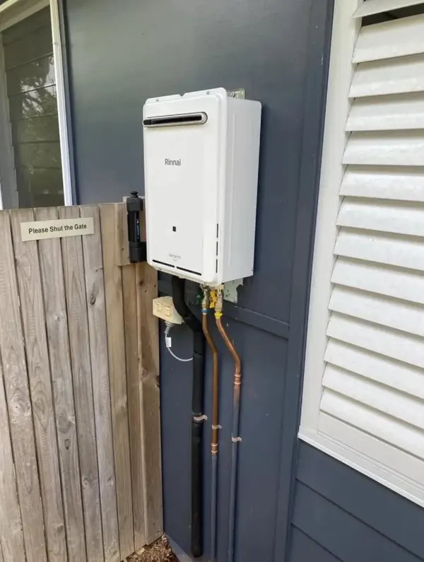 Rinnai continuous flow hot water unit with neat copper pipework